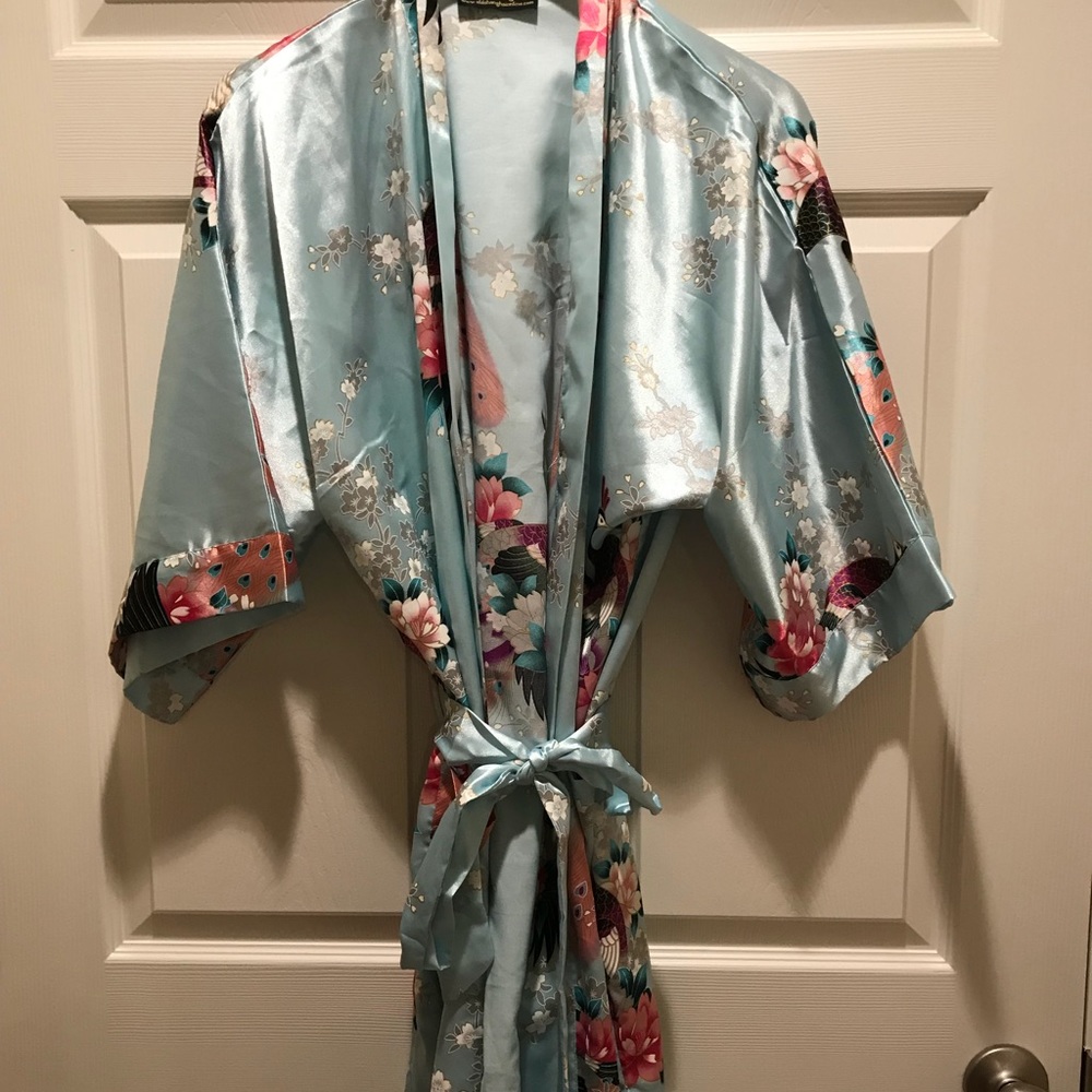 Silk robe (short length)